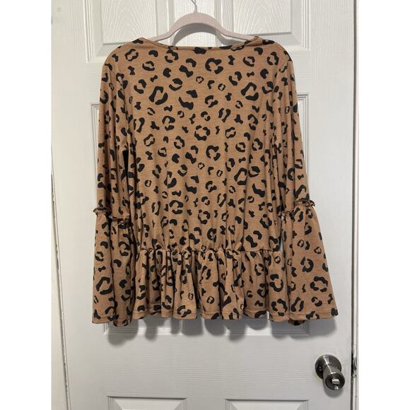 Simply Southern Womens Size Xl Cheetah Print Blouse With ruffle Bottom. Boho - Picture 3 of 10